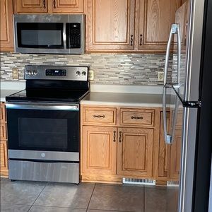 Meet your Posher, Delia